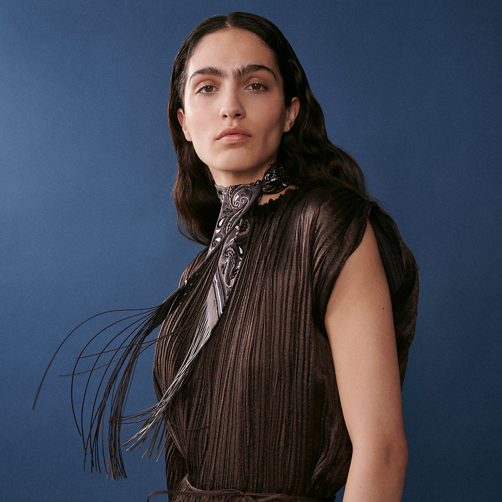 エルメス　ツイリー　リボン　チーター　バンダナ柄　グリペルル　ルージュアッシュ エルメスツイリーリボンチーターバンダナ柄グリペルルルージュ